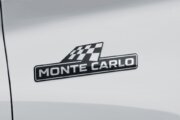Monte Carloは専用エンブレムが装着されます