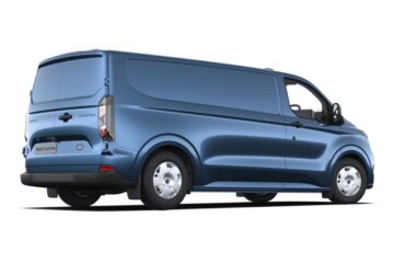 フォード トランジット・カスタム（リア：L2H1ボディ）