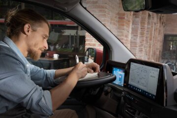 快適なモバイルオフィスとして使えるキャビン空間