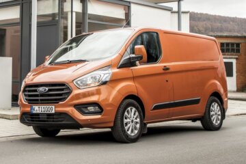 初代トランジット・カスタム（フェイスリフト後：2017年）