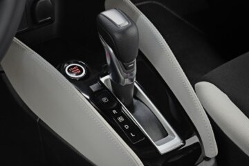 待望の2ペダル Xtronicオートマチックを採用