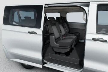 LCV譲りの広い開口部をもつスライドドア