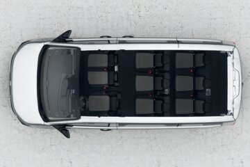 オプションで最大9人乗りまで選択可能です