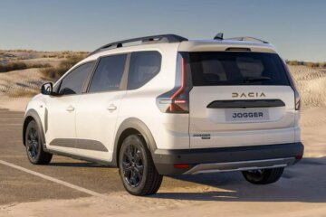 ダチア ジョガー（リア）