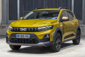 ジョガーと同じタイミングでフェイスリフトされたサンデロ・ステップウェイ