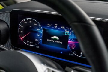 メーターも大画面高解像度スクリーンに統合されました