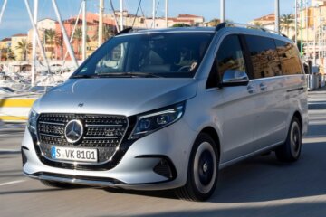 ベースとなるVクラスも同時にフェイスリフト(2023年)