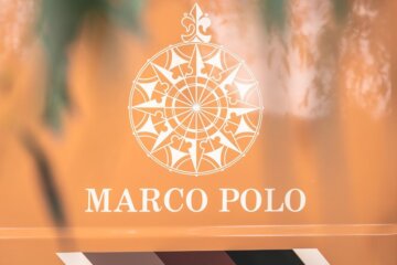 初代モデルの時点で現在まで不変のマルコポーロマークが存在(1984年)