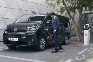 BEV仕様となるe-スペースツアラー