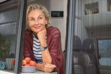 各所には虫の侵入を防ぐ網戸が装備されます