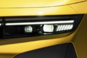 従来モデルと比べて高精細なIntelli-Lux HDヘッドライトを採用