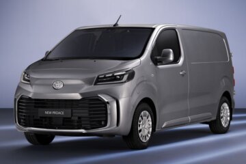 プラットフォームを共有する兄弟車となるトヨタ プロエース